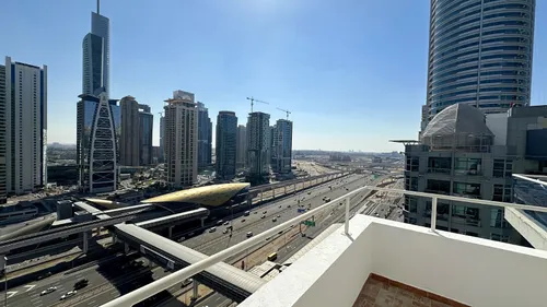 2 Bedrooms Apartment in Cascades Tower