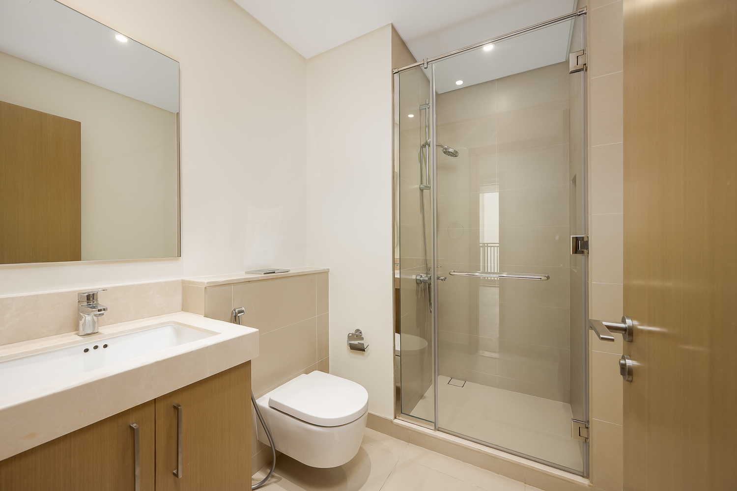 2 Bedrooms Apartment in 5242 Tower 2