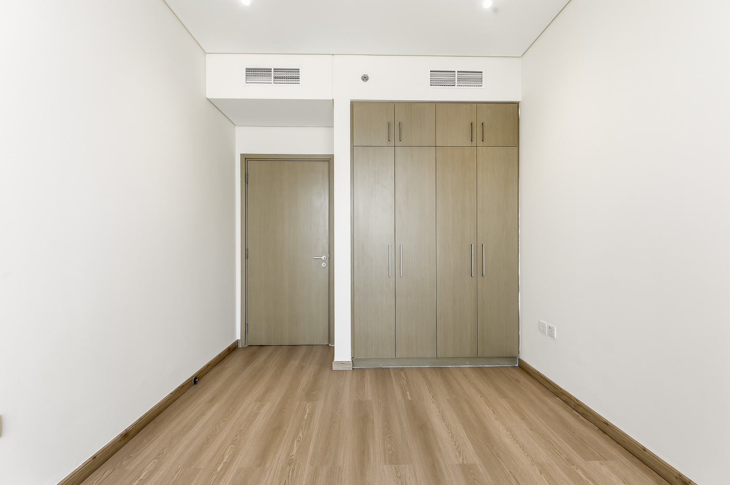 2 Bedrooms Apartment in 5242 Tower 2