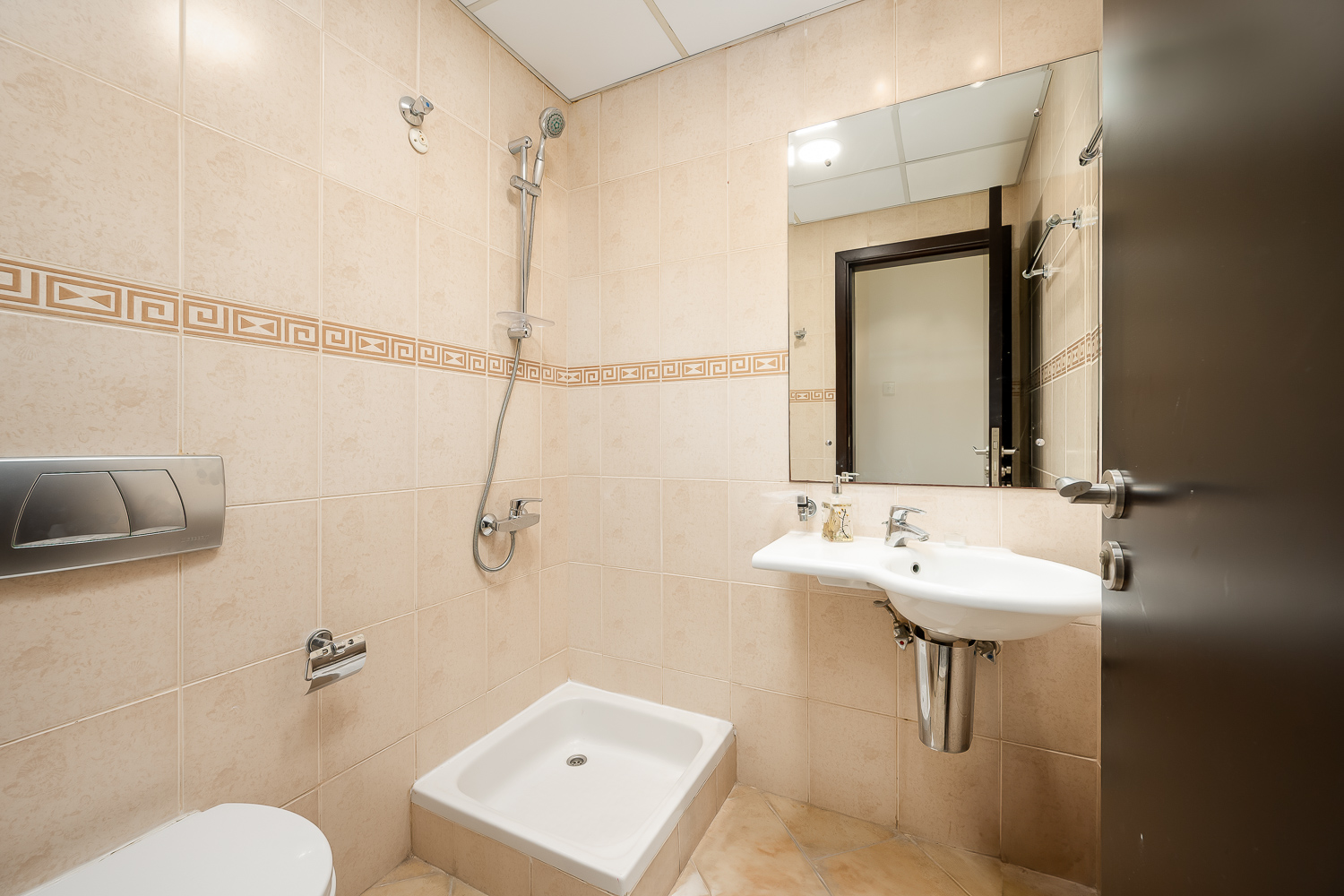 2 Bedrooms Apartment in Marina Sail