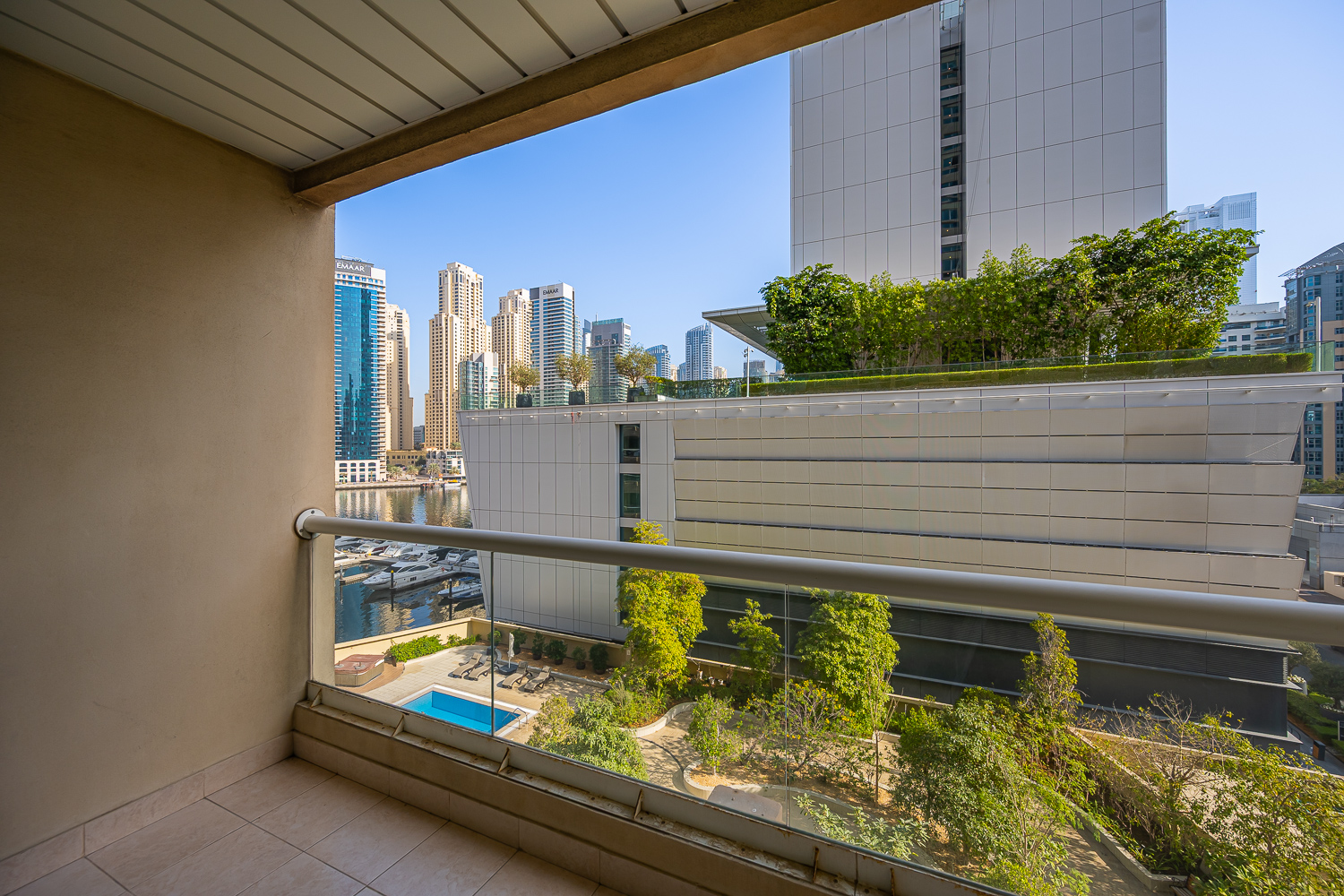 2 Bedrooms Apartment in Marina Sail