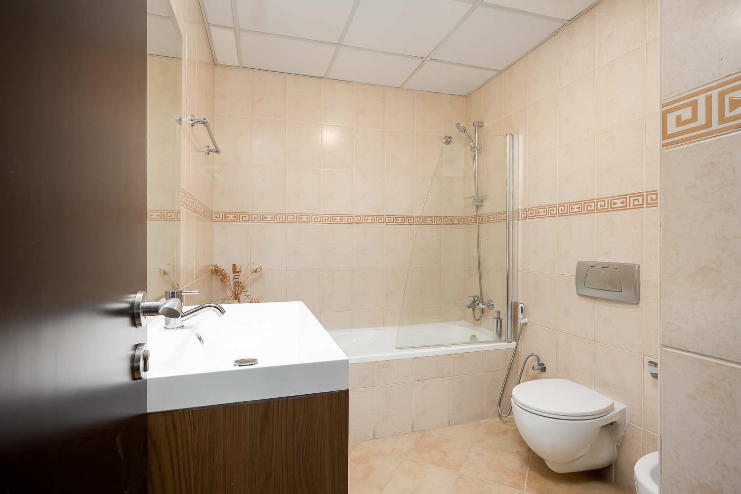 2 Bedrooms Apartment in Marina Sail