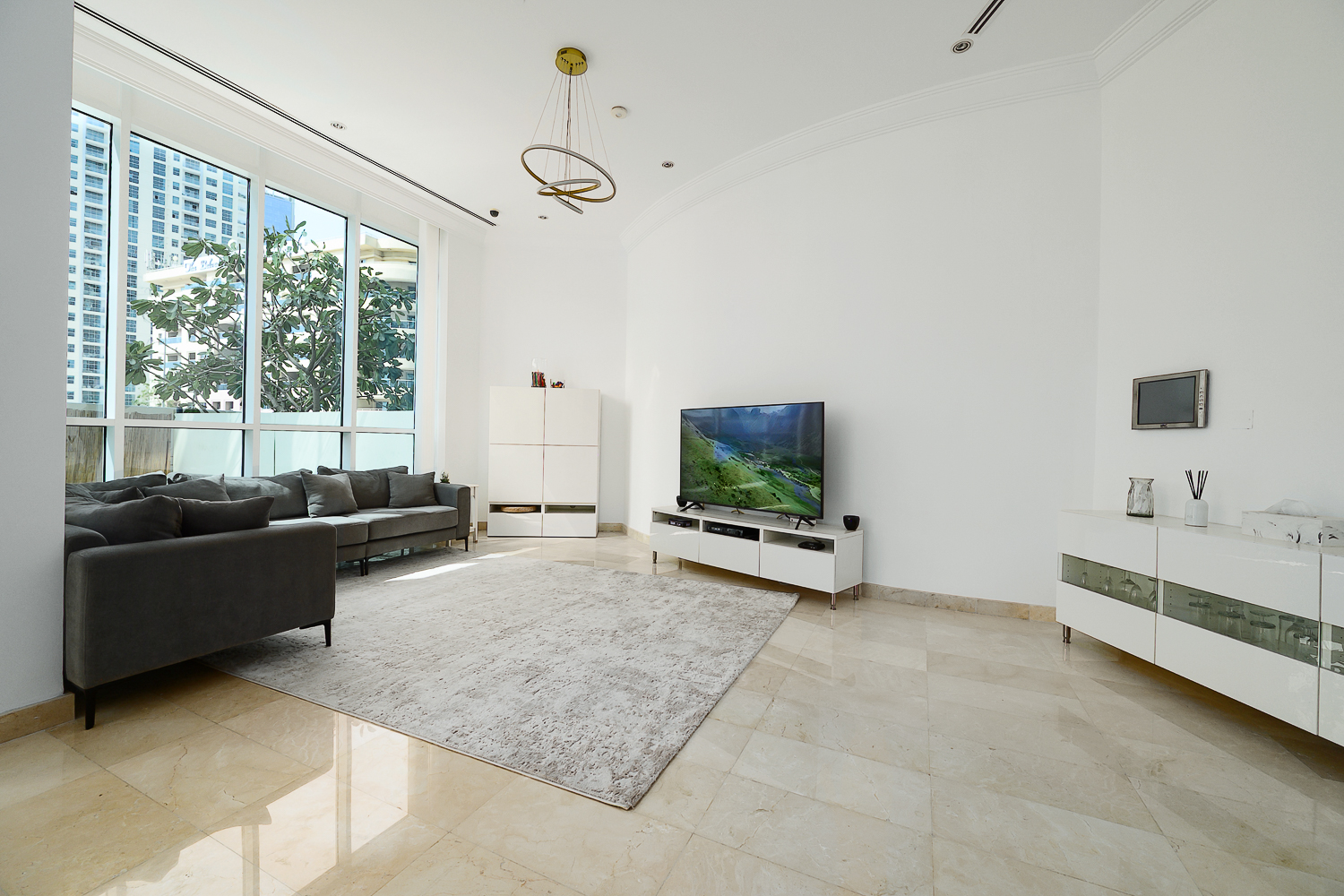 3 Bedrooms Apartment in Trident Waterfront