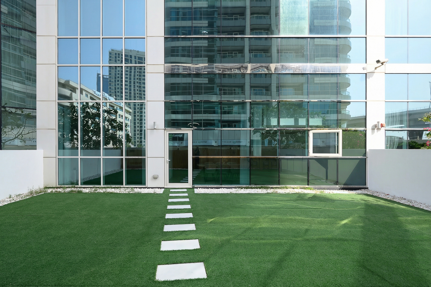 3 Bedrooms Apartment in Trident Waterfront