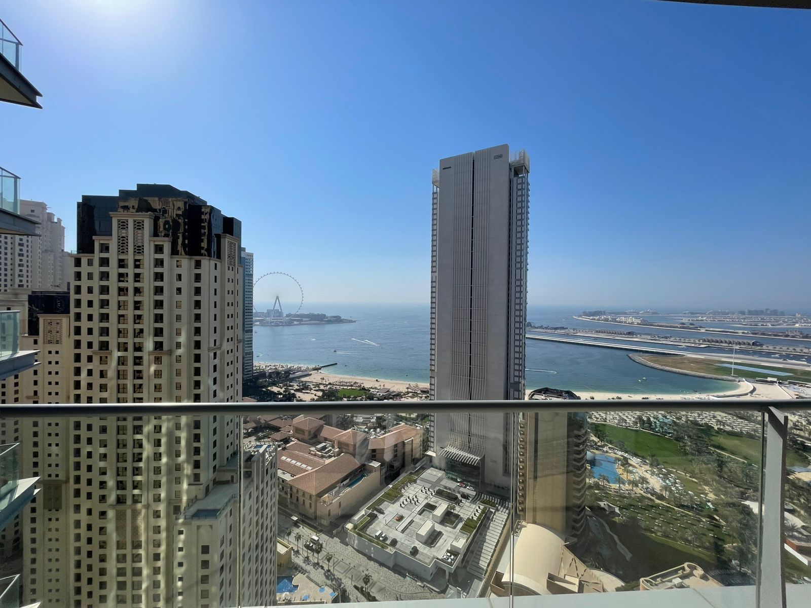 2 Bedrooms Apartment in Trident Grand Residence