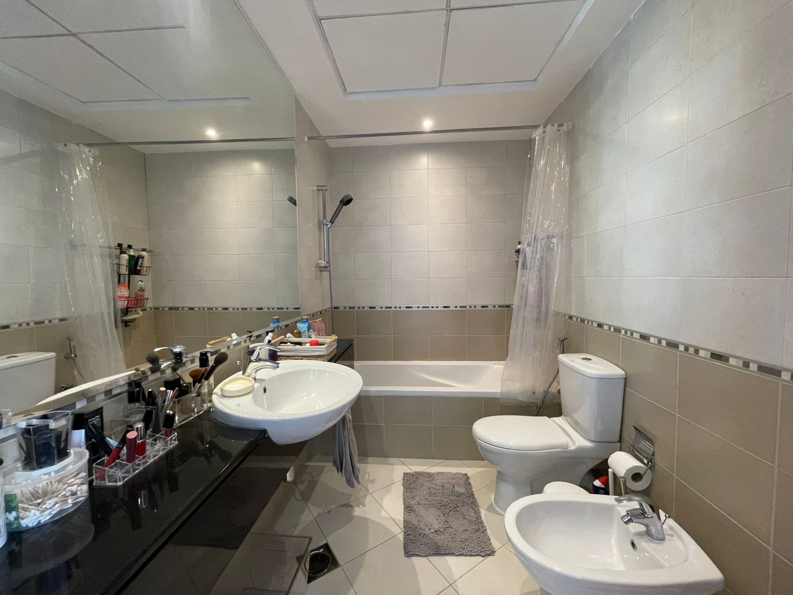 2 Bedrooms Apartment in Trident Grand Residence