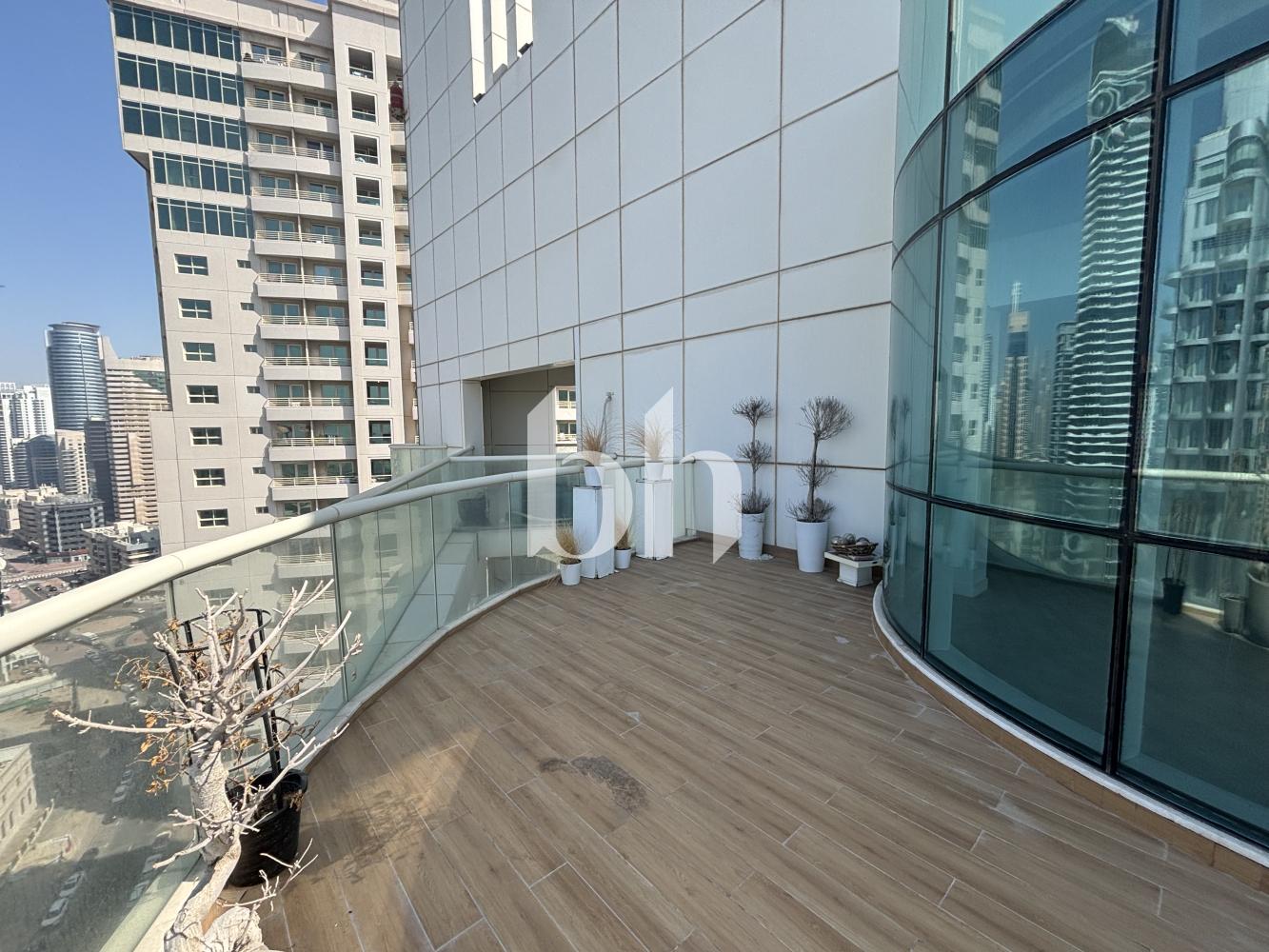 Penthouse | Luxury | Waterfront Living