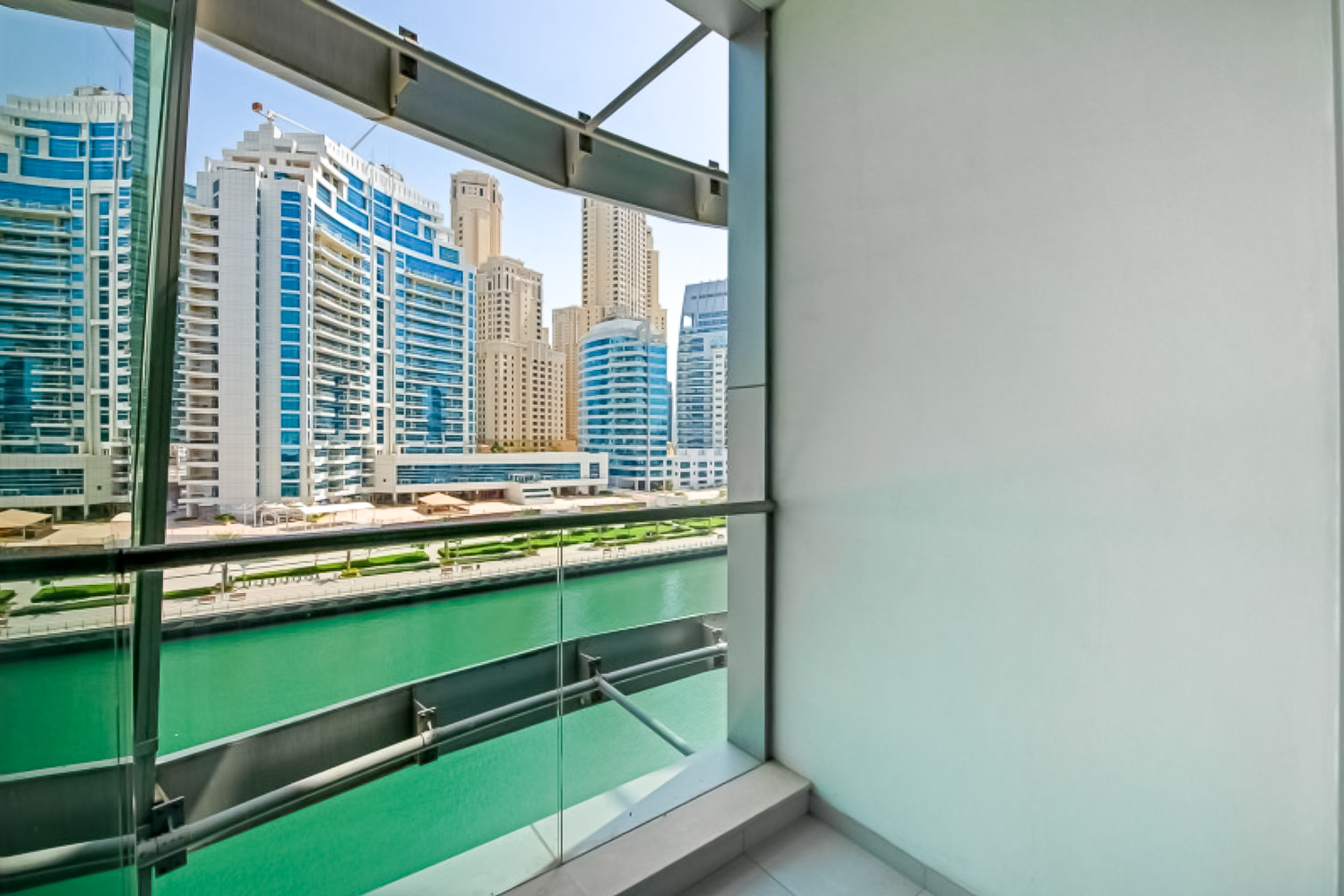 2 Bedrooms Apartment in Panoramic Tower