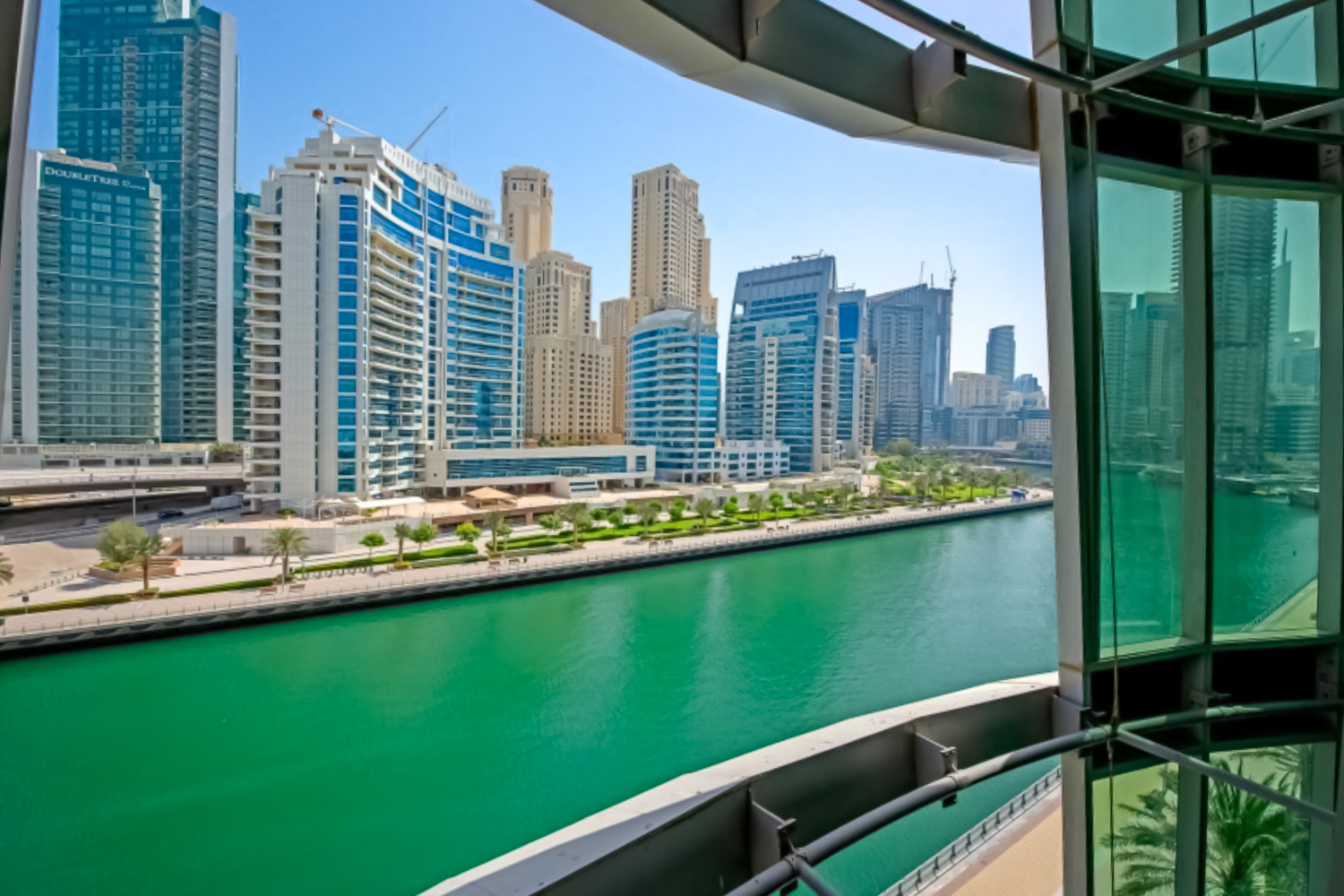 2 Bedrooms Apartment in Panoramic Tower