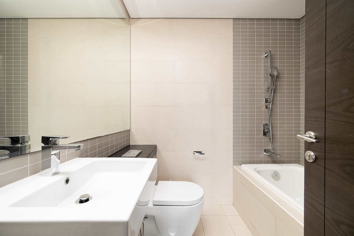 2 Bedrooms Apartment in Silverene Tower A