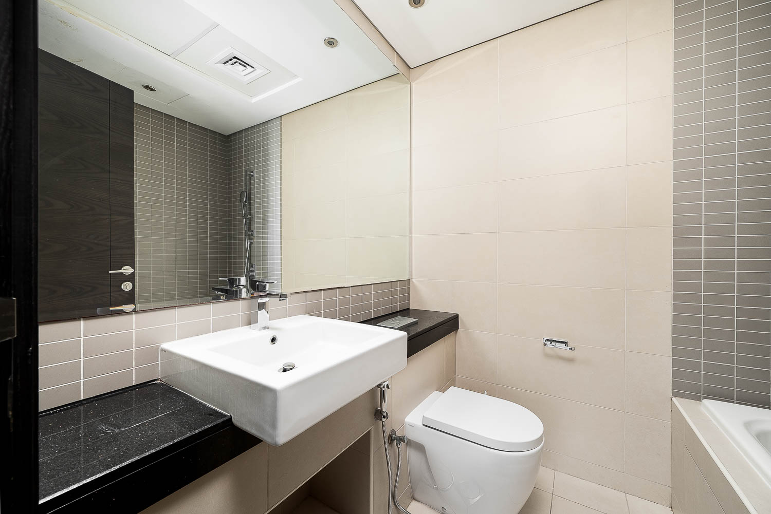 2 Bedrooms Apartment in Silverene Tower A