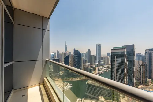 2 Bedrooms Apartment in Bay Central West