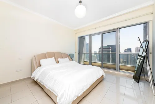 2 Bedrooms Apartment in Bay Central West
