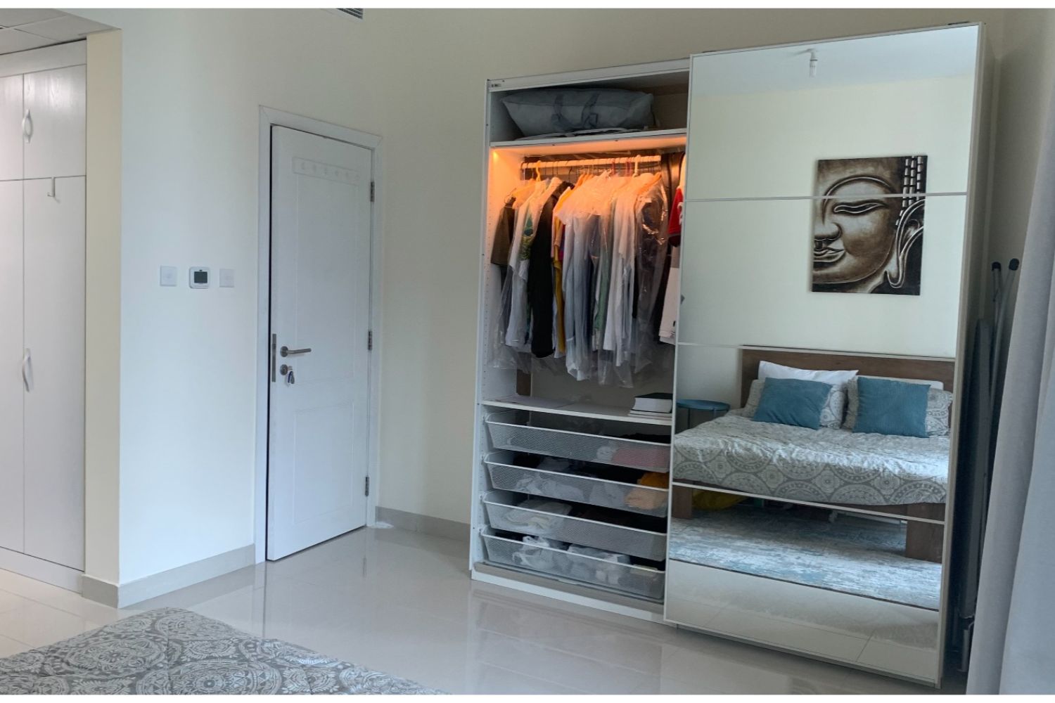 3 Bedrooms Apartment in Marina Wharf 2