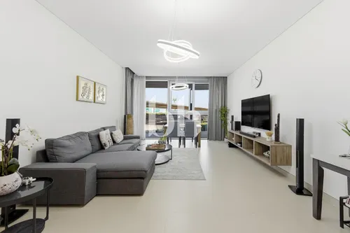 Exclusive | Vacant | Chiller Free