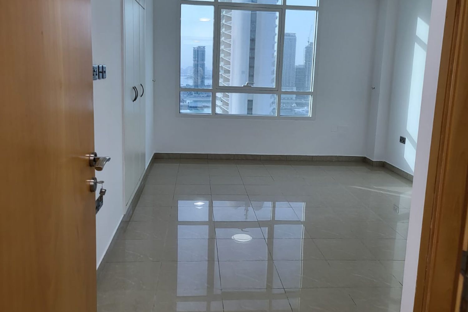 1 Bedroom Apartment in Marina Crown