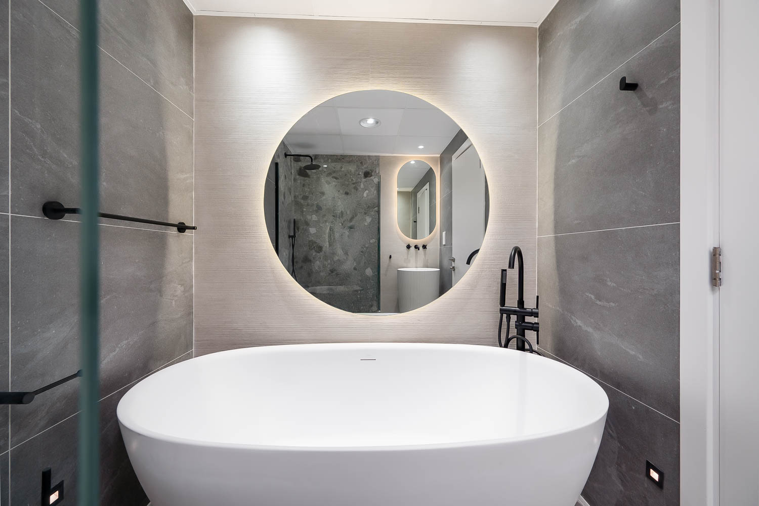 2 Bedrooms Apartment in Ocean Heights