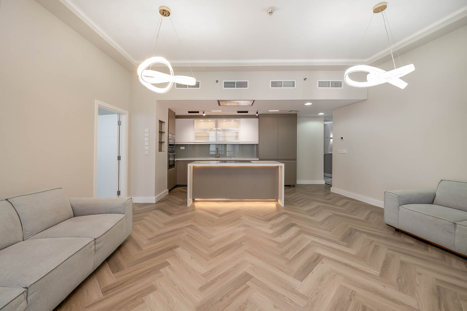 2 Bedrooms Apartment in Ocean Heights