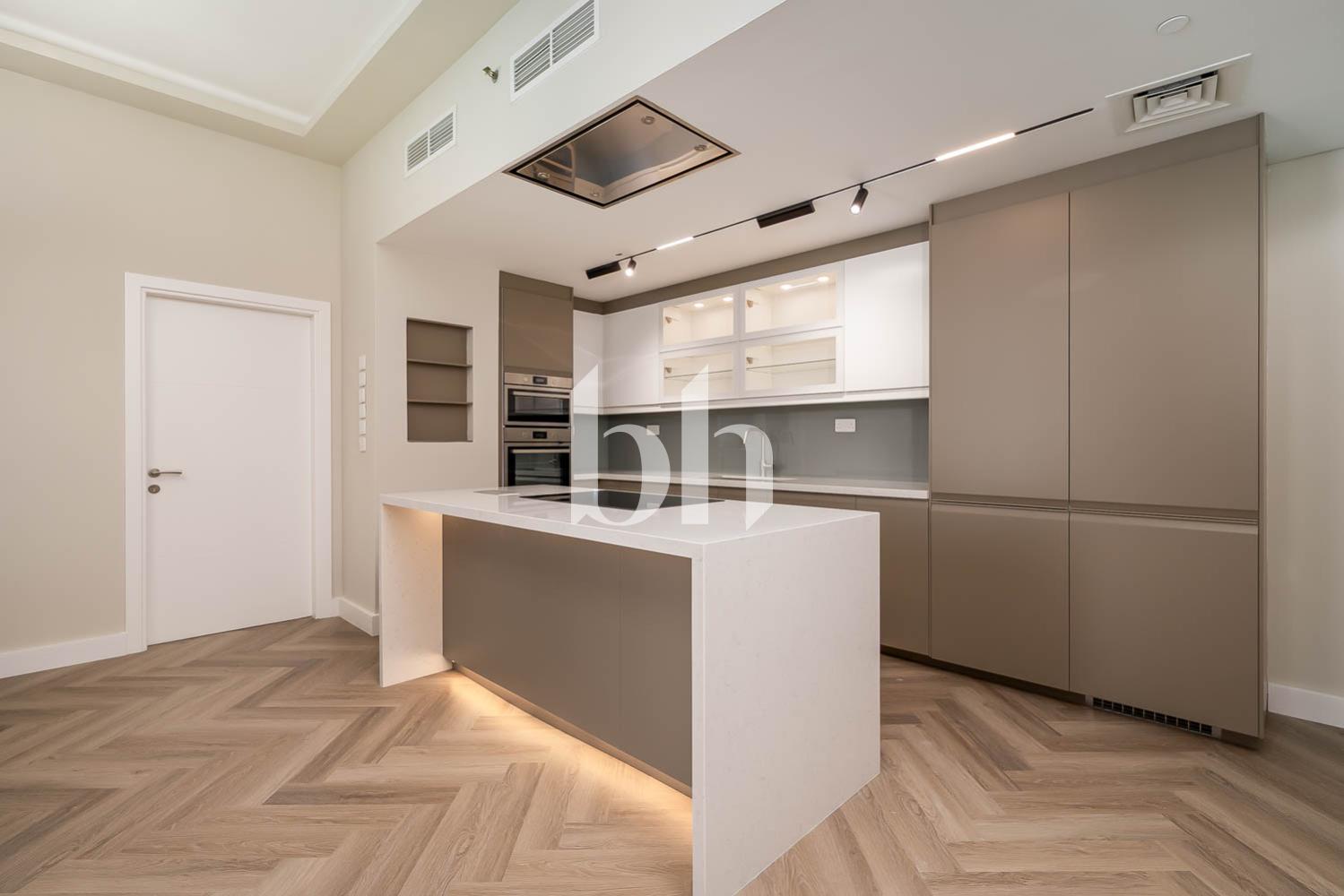 Fully Upgraded | Spacious 2-Bed | Sea View |