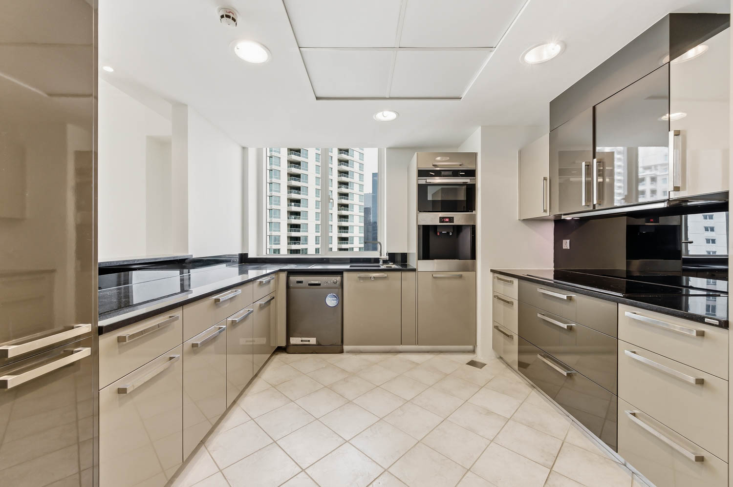 2 Bedrooms Apartment in Al Mesk Tower