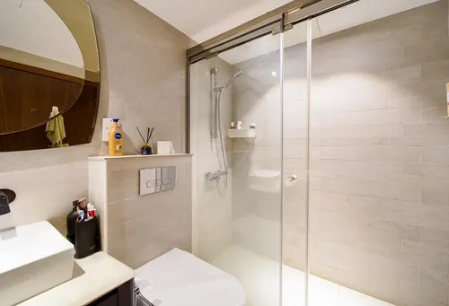 2 Bedrooms Apartment in Marina Quays East