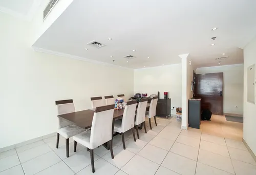 2 Bedrooms Apartment in Marina Quays East