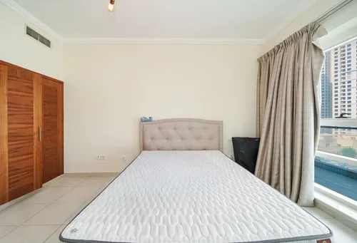 2 Bedrooms Apartment in Marina Quays East