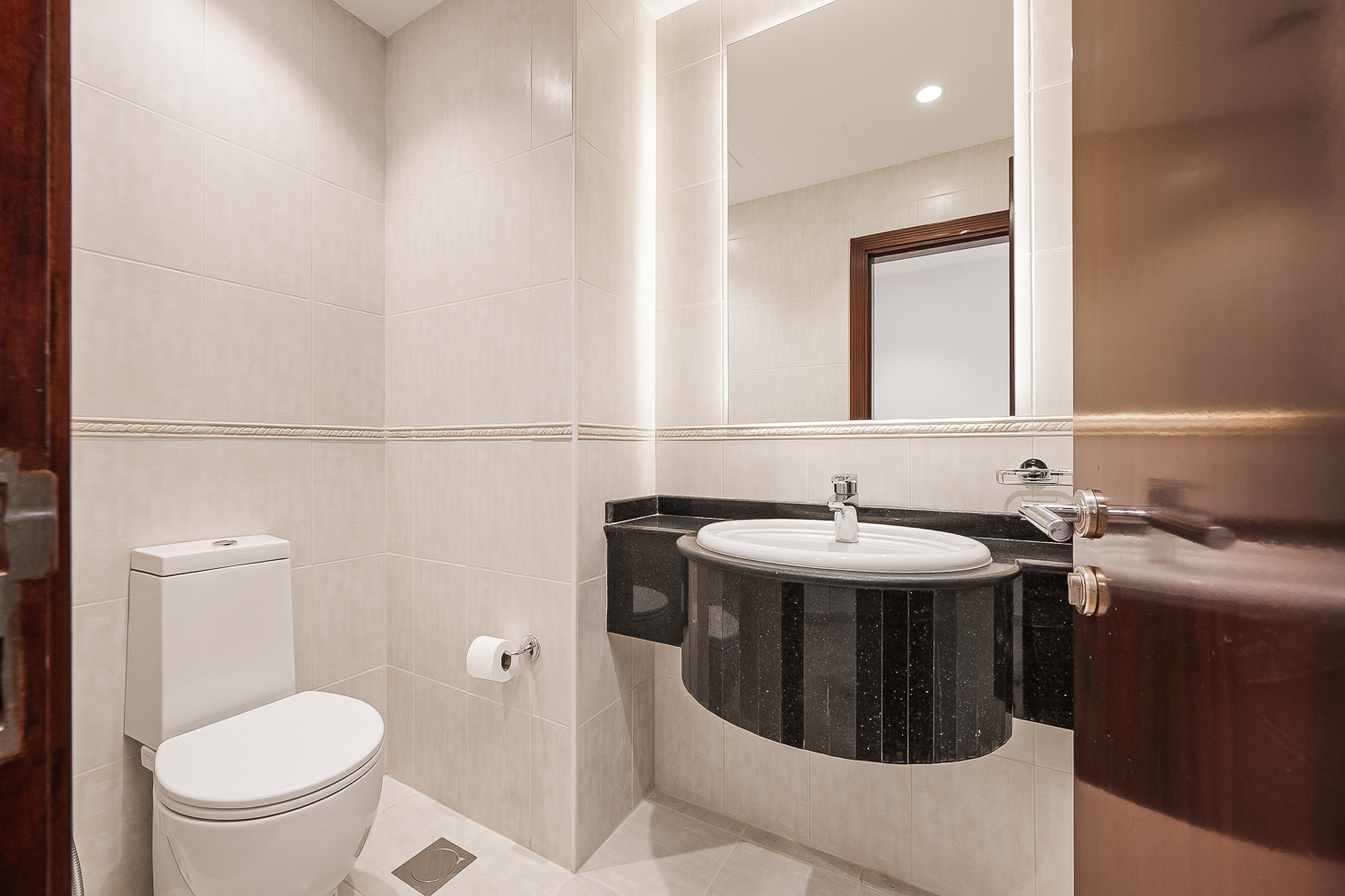 2 Bedrooms Apartment in Elite Residence