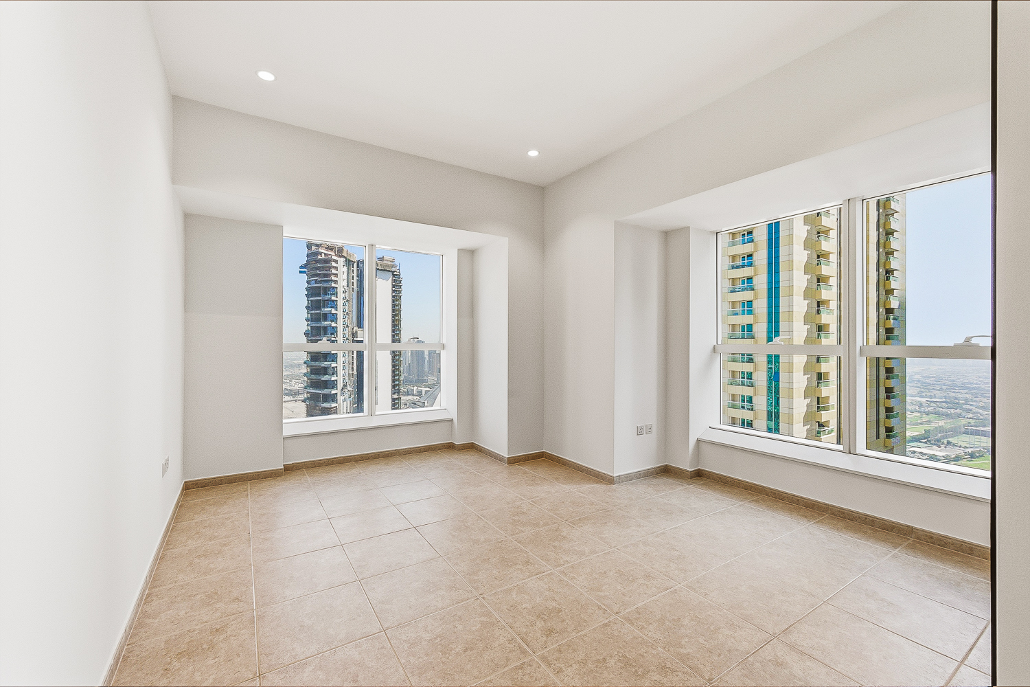 2 Bedrooms Apartment in Elite Residence