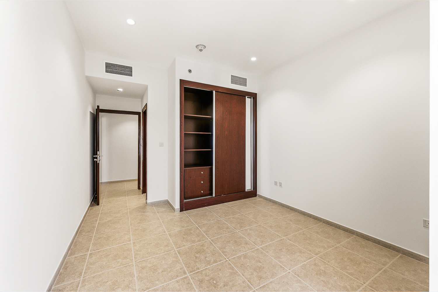 2 Bedrooms Apartment in Elite Residence