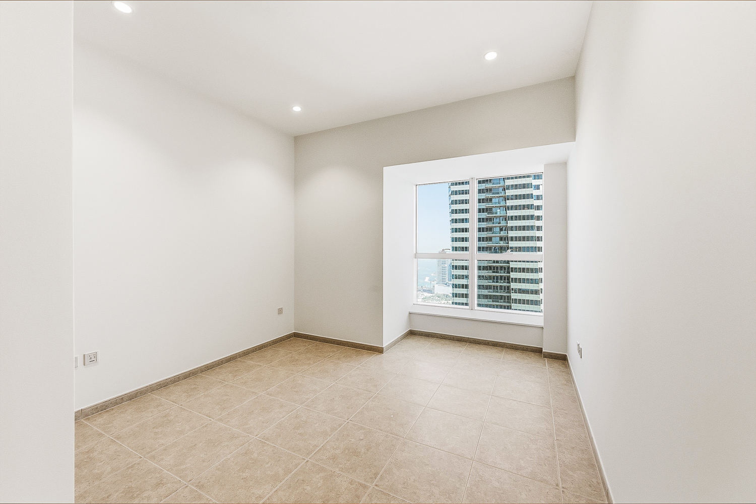 2 Bedrooms Apartment in Elite Residence