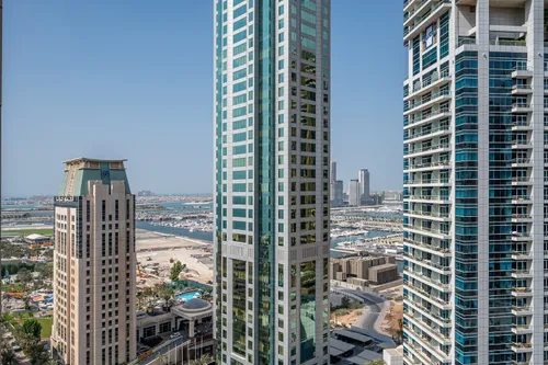 2 Bedrooms Apartment in The Royal Oceanic