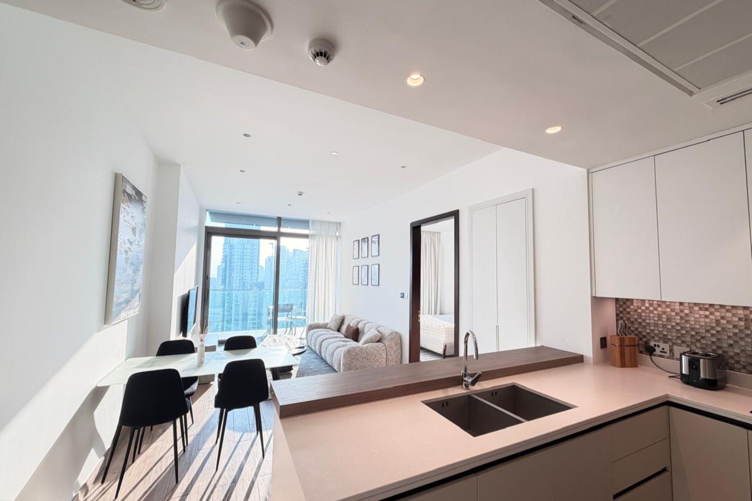 1 Bedroom Apartment in Jumeirah Living Marina Gate