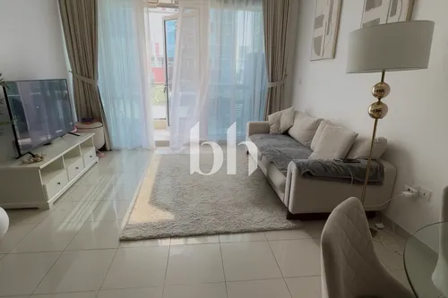 Vacant | Pool View | Flexible Cheques