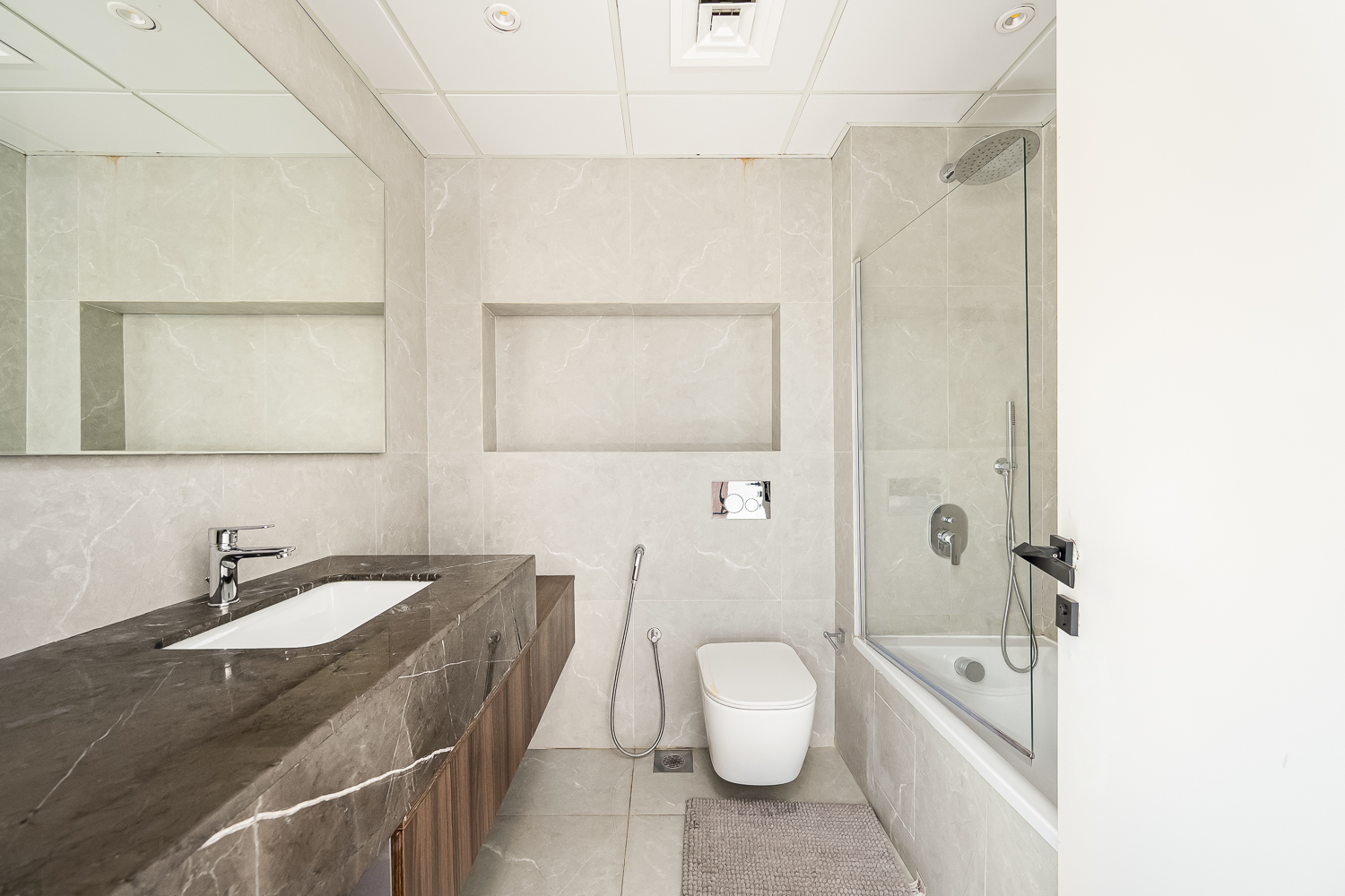 4 Bedrooms Apartment in Horizon Tower