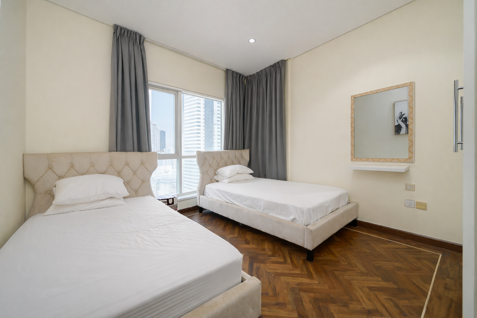 3 Bedrooms Apartment in Marina Heights