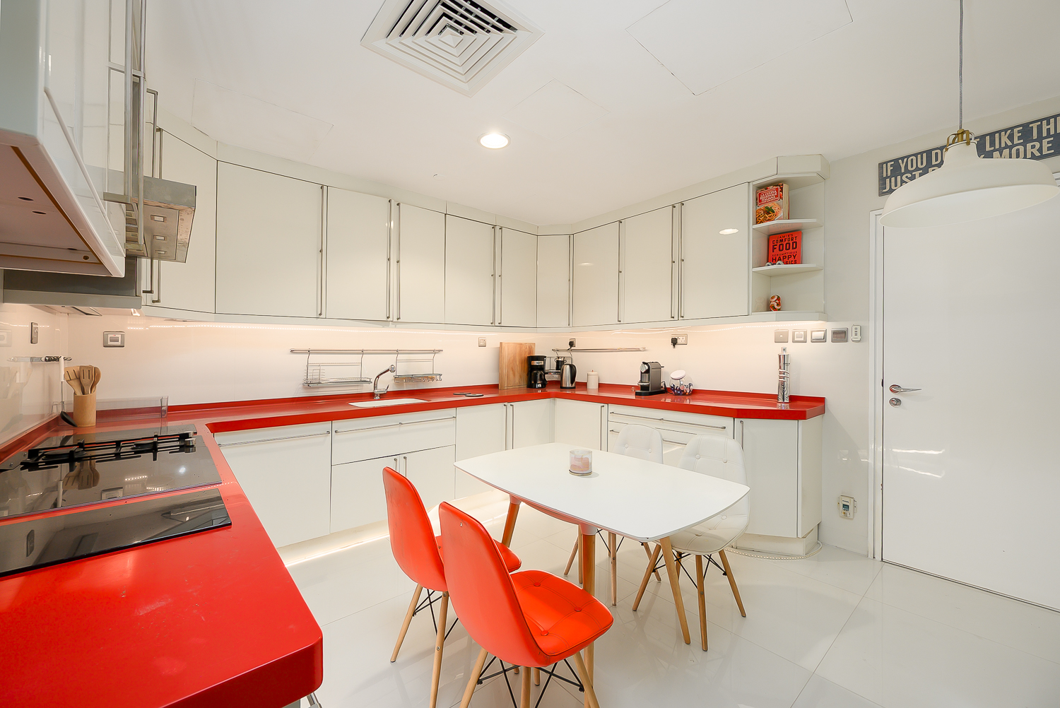 3 Bedrooms Apartment in Marina Heights