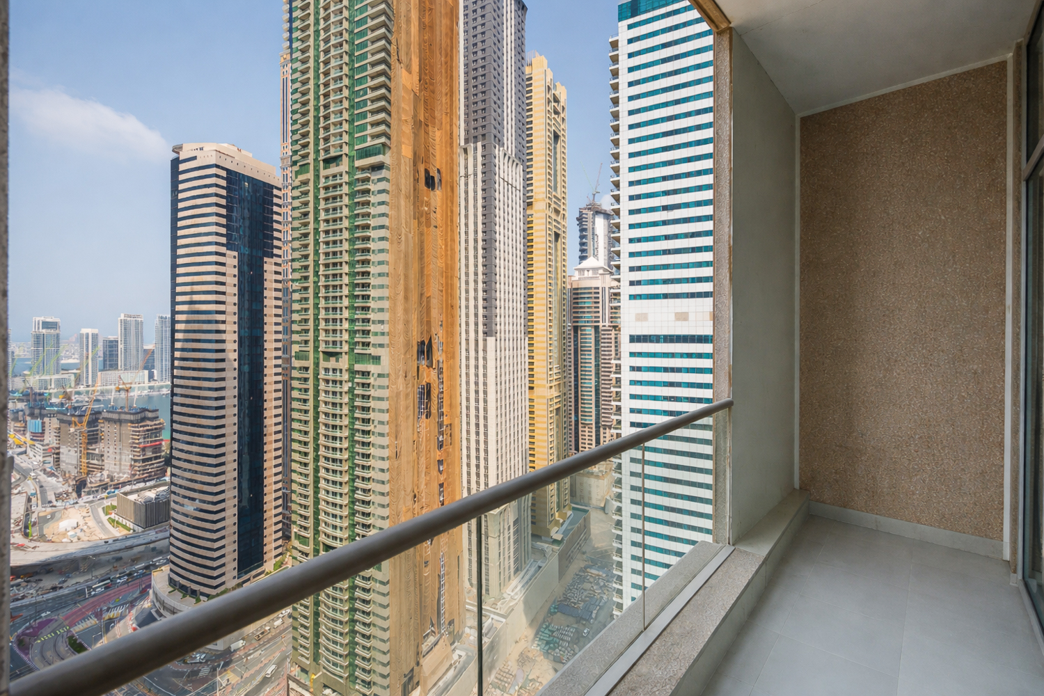 3 Bedrooms Apartment in Marina Heights