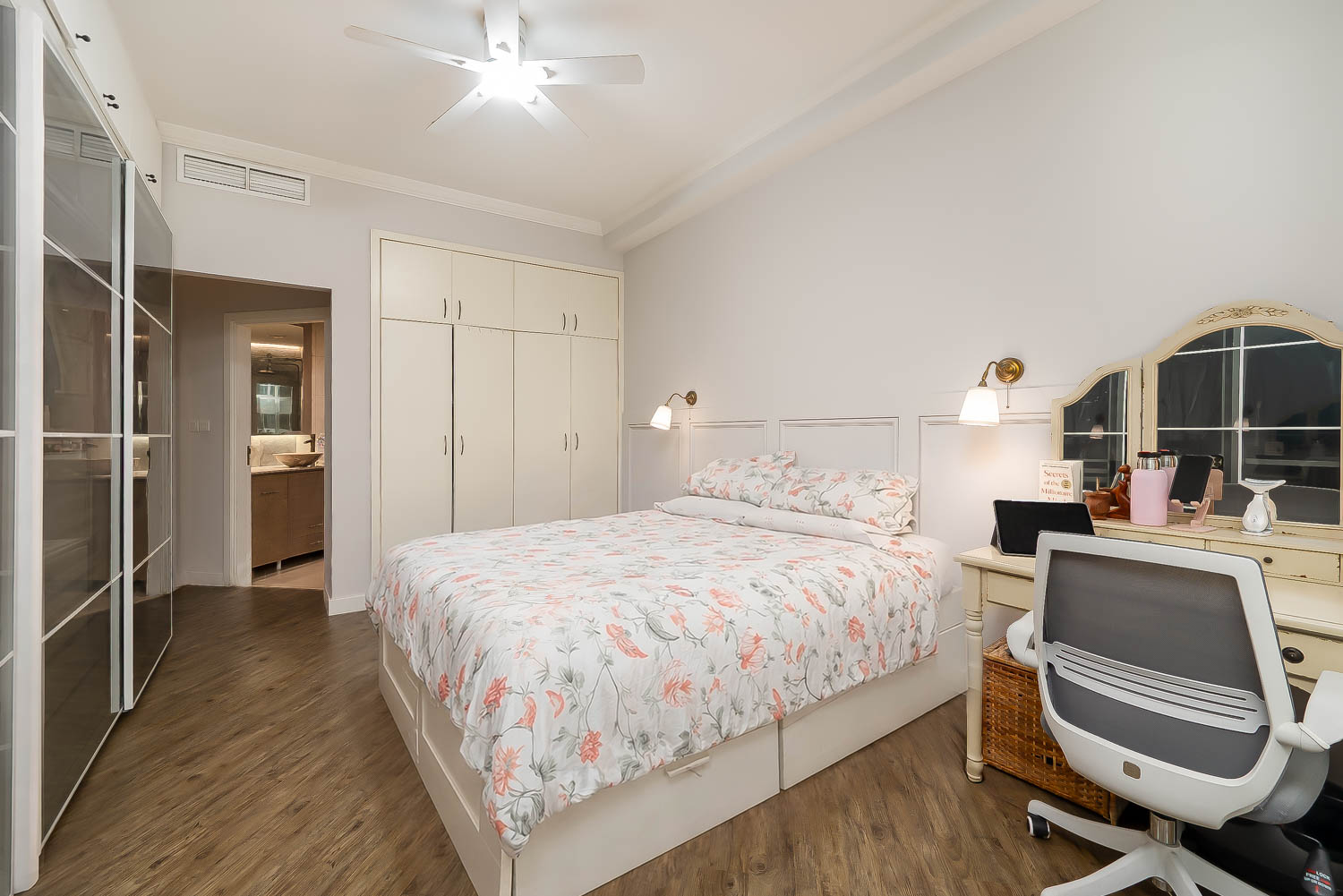 2 Bedrooms Apartment in Marina Crown