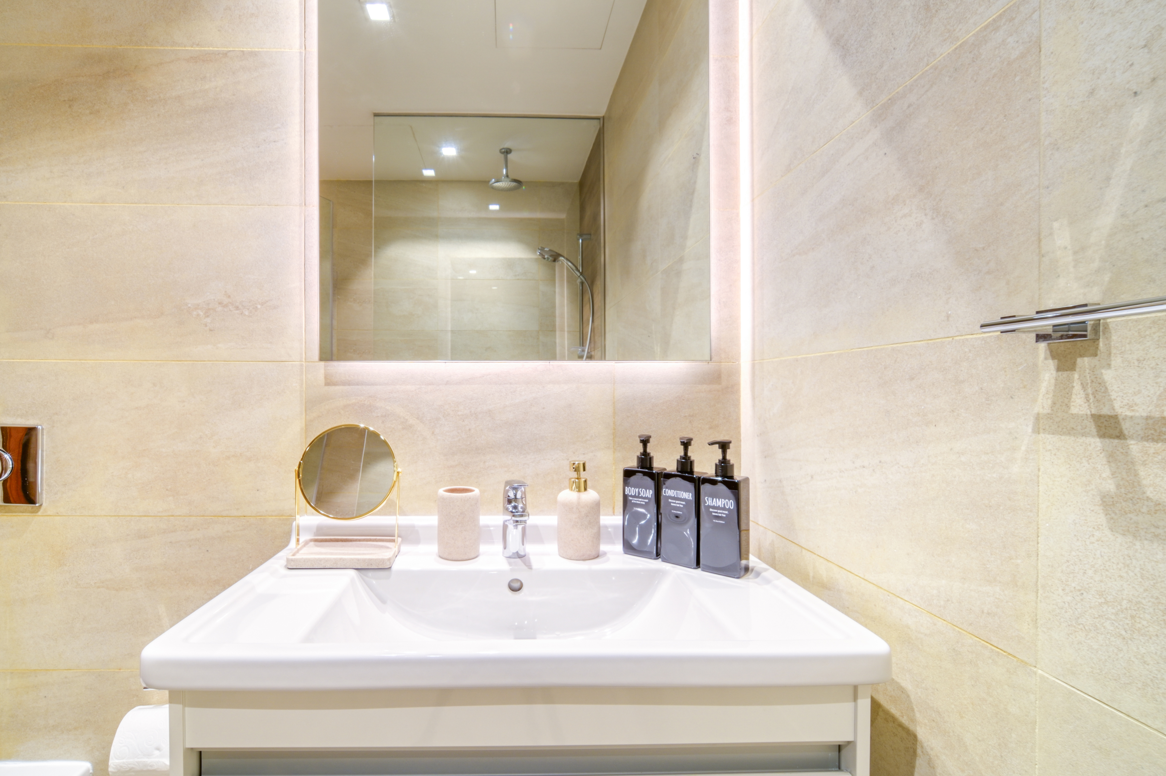 1 Bedroom Apartment in No.9