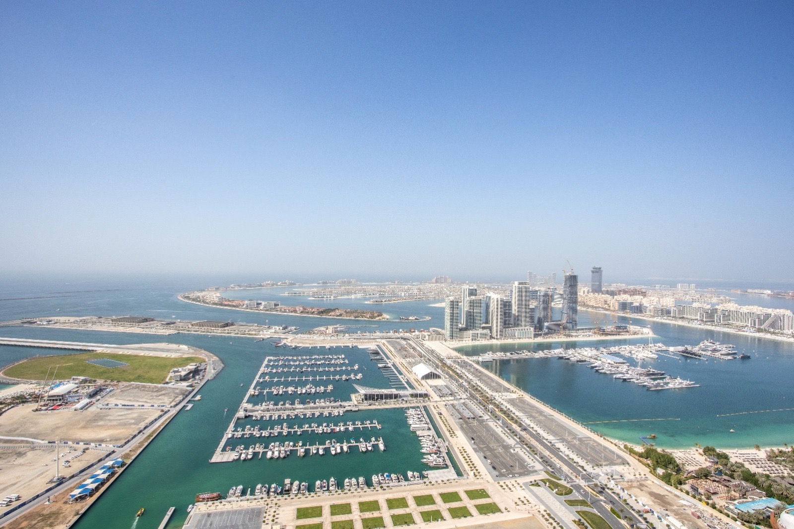 1 Bedroom Apartment in Damac Heights