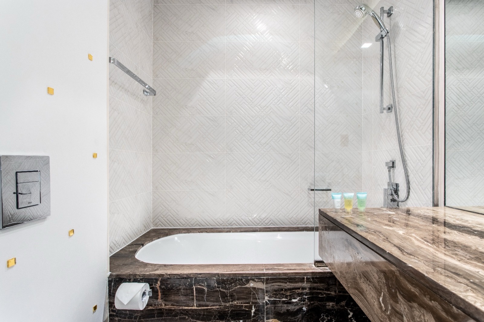 1 Bedroom Apartment in Damac Heights