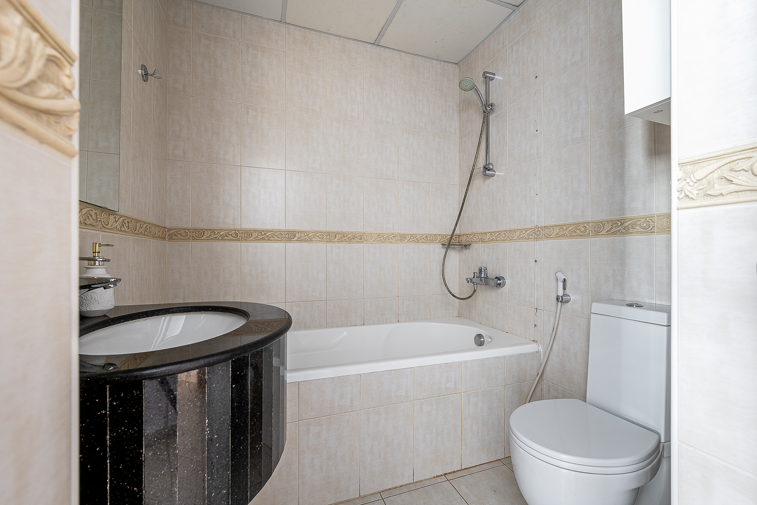 2 Bedrooms Apartment in Elite Residence