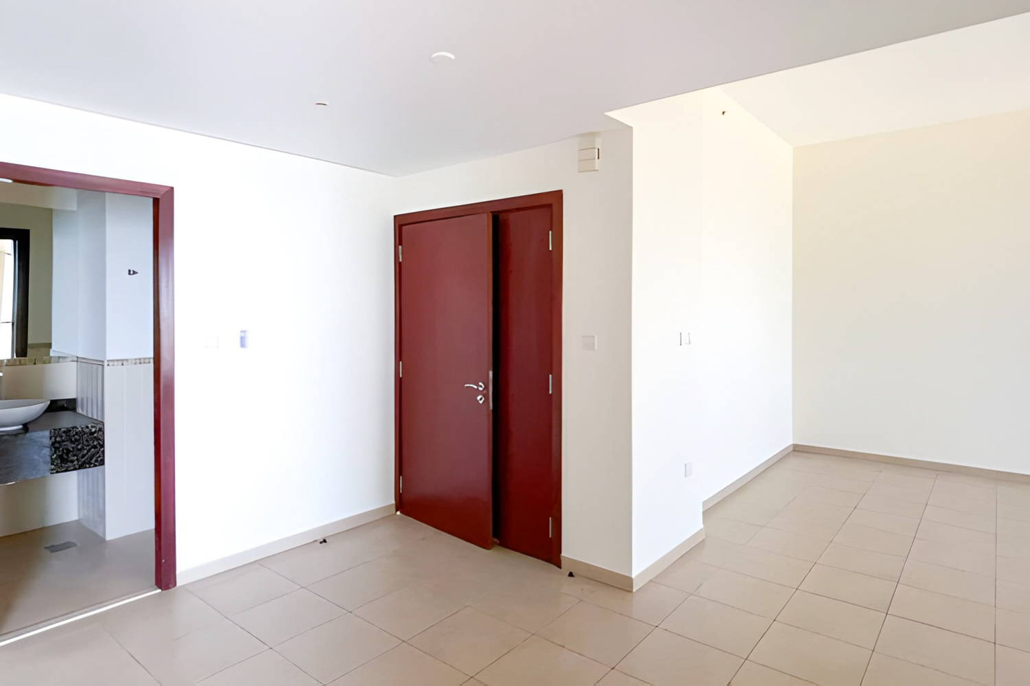 2 Bedrooms Apartment in Bahar 4