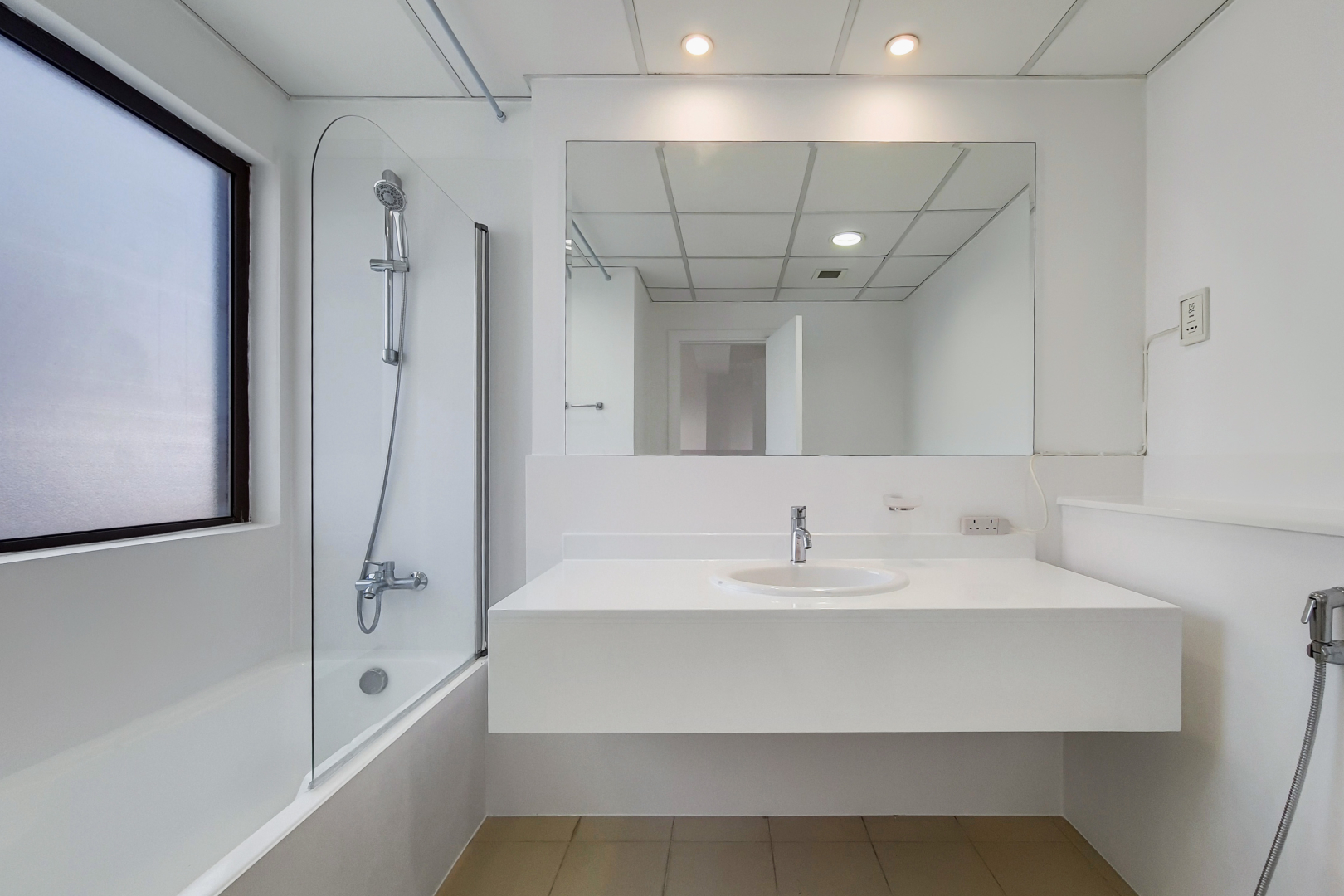 2 Bedrooms Apartment in Amwaj 4