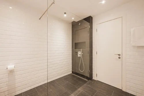 4 Bedrooms Apartment in Rimal 5