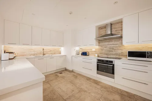 4 Bedrooms Apartment in Rimal 5