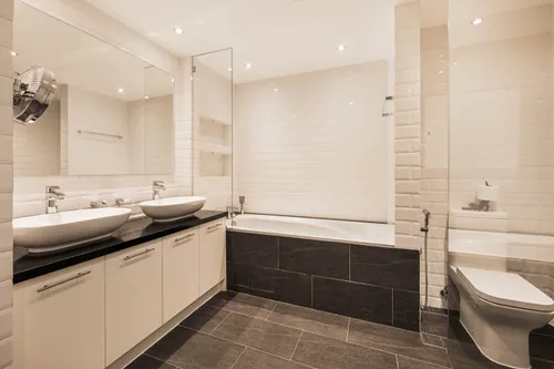 4 Bedrooms Apartment in Rimal 5