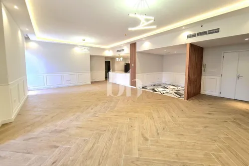 4 Bedrooms Apartment in Sadaf 8