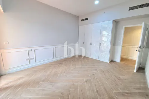 4 Bedrooms Apartment in Sadaf 8